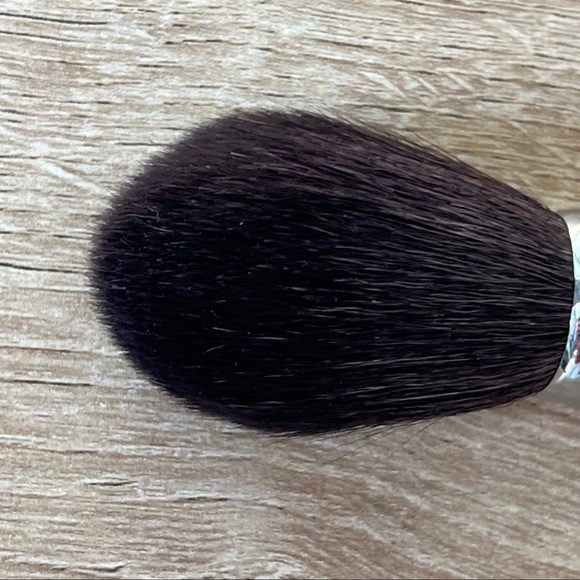 Trish McEvoy
Brush 37 Bronzer
~NEW~ - Picture 5 of 12